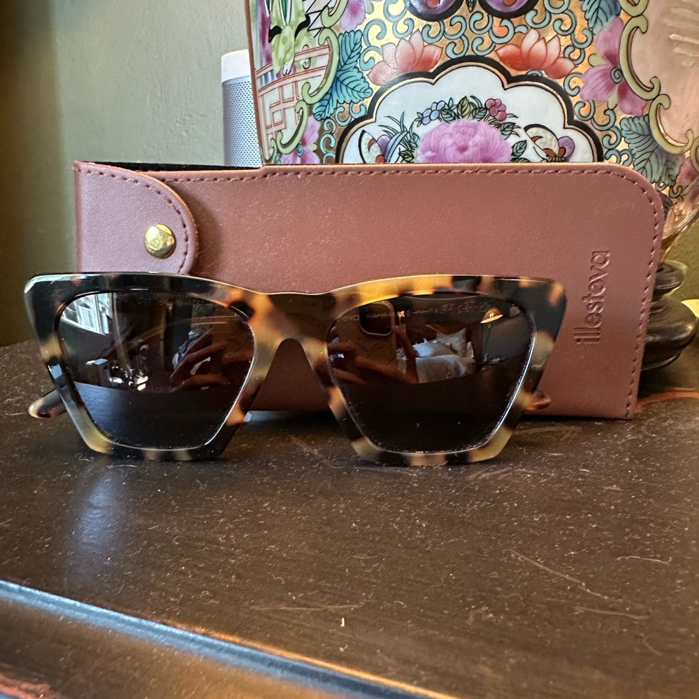 Ilesteva Lisbon sunglasses in tortoise